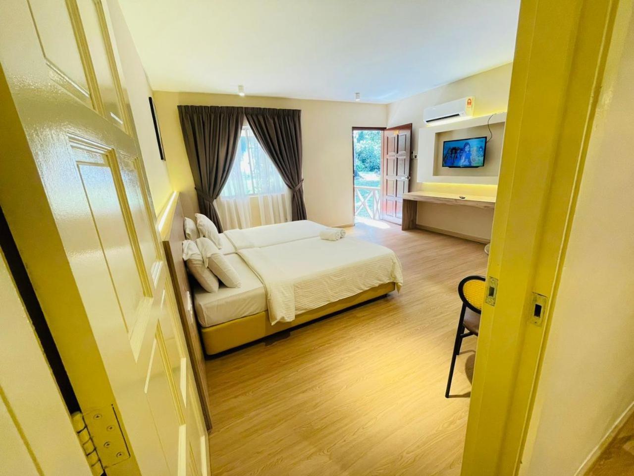 Rompin Beach Resorts Куала Ромпин Екстериор снимка