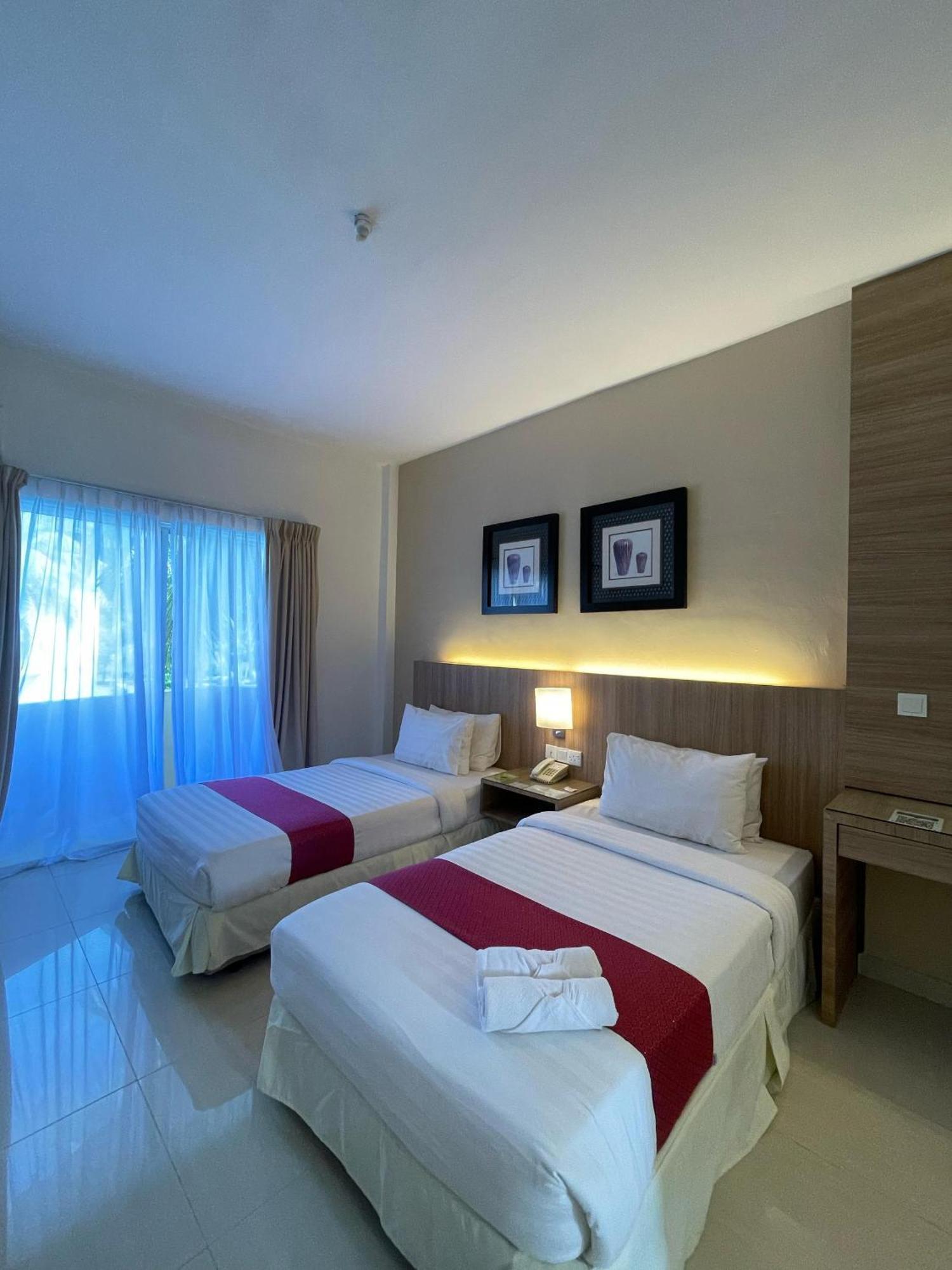 Rompin Beach Resorts Куала Ромпин Екстериор снимка
