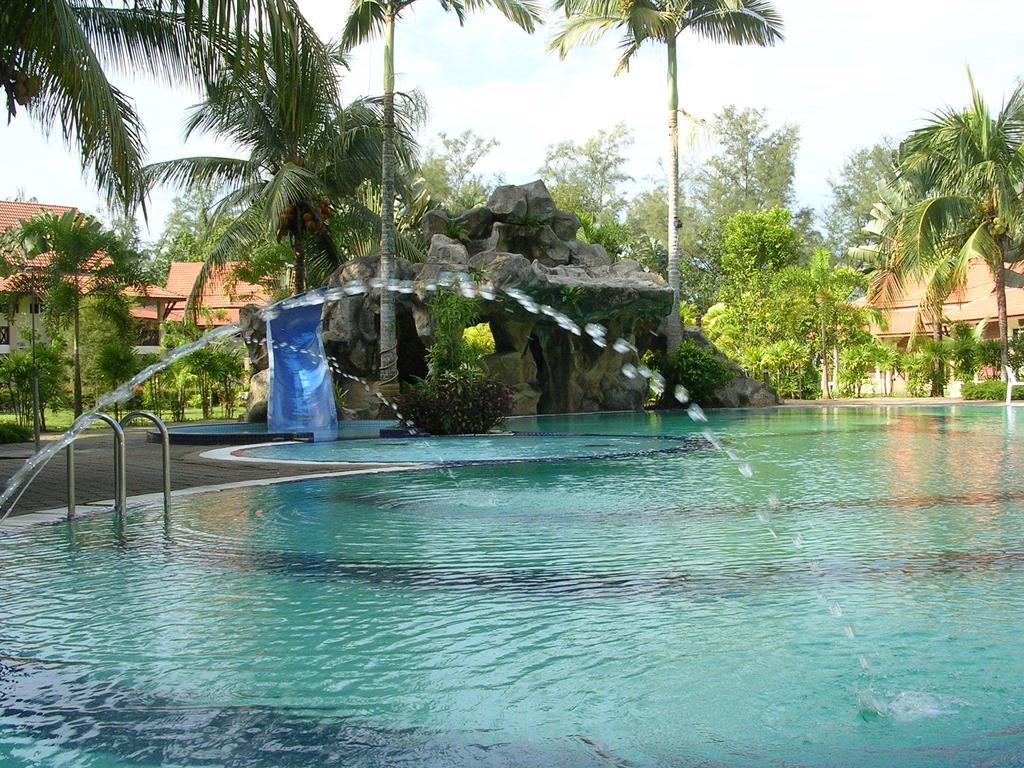 Rompin Beach Resorts Куала Ромпин Екстериор снимка