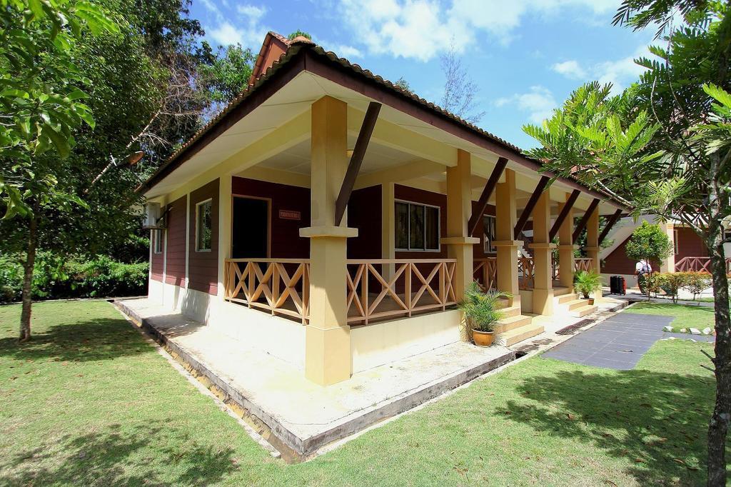 Rompin Beach Resorts Куала Ромпин Екстериор снимка
