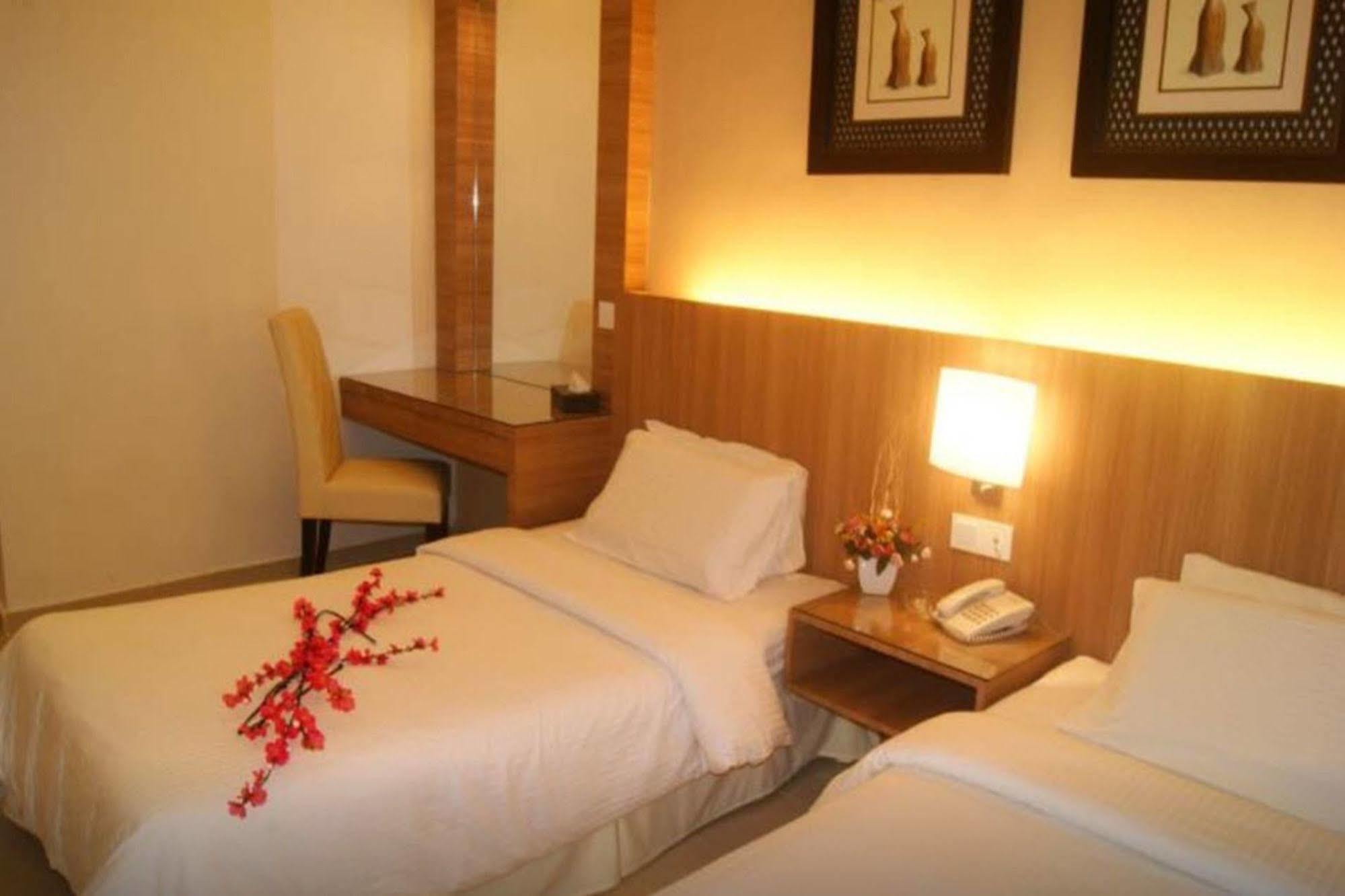Rompin Beach Resorts Куала Ромпин Екстериор снимка